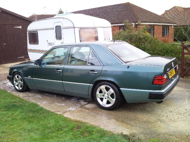 It is a nice colour Malachite Green I had a W124 in it It is a nice colour Malachite Green I had a W124 in it