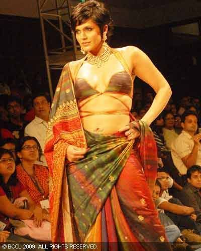 Mandira Bedi Sexy Pics at Kolkata Fashion Week-II Satya Paul Collection