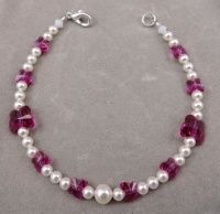 Fuchsia Butterflies and Glass Pearls Bracelet Fuchsia Butterflies and Glass Pearls Bracelet