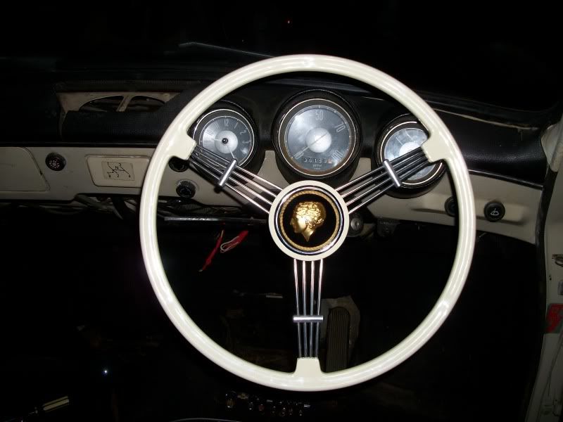 http://i97.photobucket.com/albums/l238/SVW-054/69%20Squareback/10-06-04%20Interior%20and%20clutch%20cable/100_0249.jpg