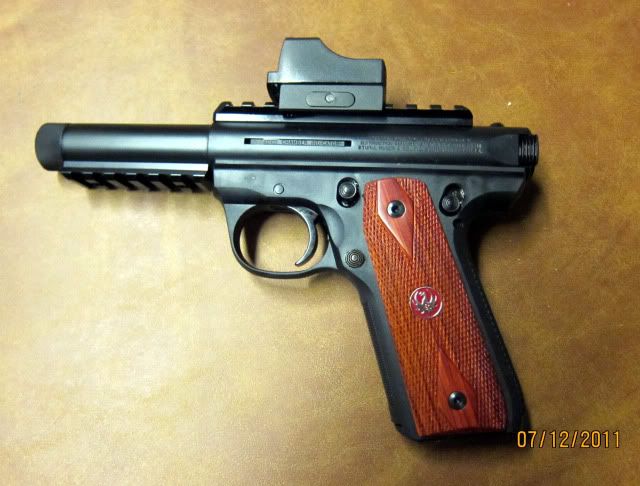 Ruger2245TB22LROAGreenDot1.jpg