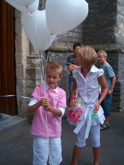 TrouwBartenSandi007.jpg Margot en Senne laten ballonnen op picture by louisa_016