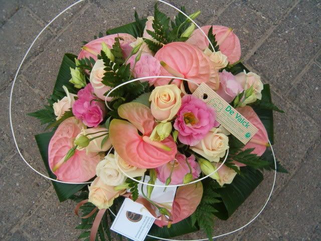 bloemstukenboeket001.jpg Toon op toon roze bloemen picture by louisa_016