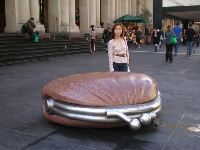 PB020371.jpg Melbourne City with big purse! 2/11/06 image by lliu
