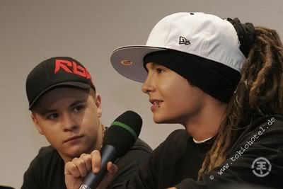 http://i97.photobucket.com/albums/l211/bula210/tokiohotelsvezhak/26m.jpg