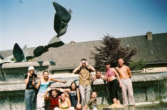 https://i97.photobucket.com/albums/l217/Niekas_Niekur/Skenuoti%20daiktai%20is%20keliones/scan002rtrt.jpg
